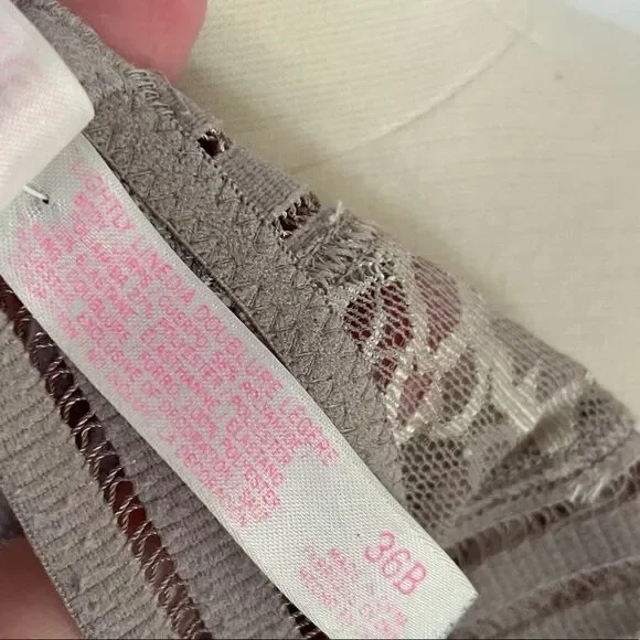 Victoria’s Secret PINK Lightly Lined Floral Lace Bra Size 36B - Picture 3 of 3